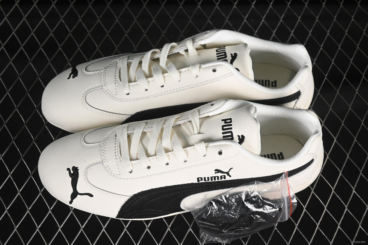 Puma Speedcat Lifestyle Low-Top Sneakers for Racing Enthusiasts -