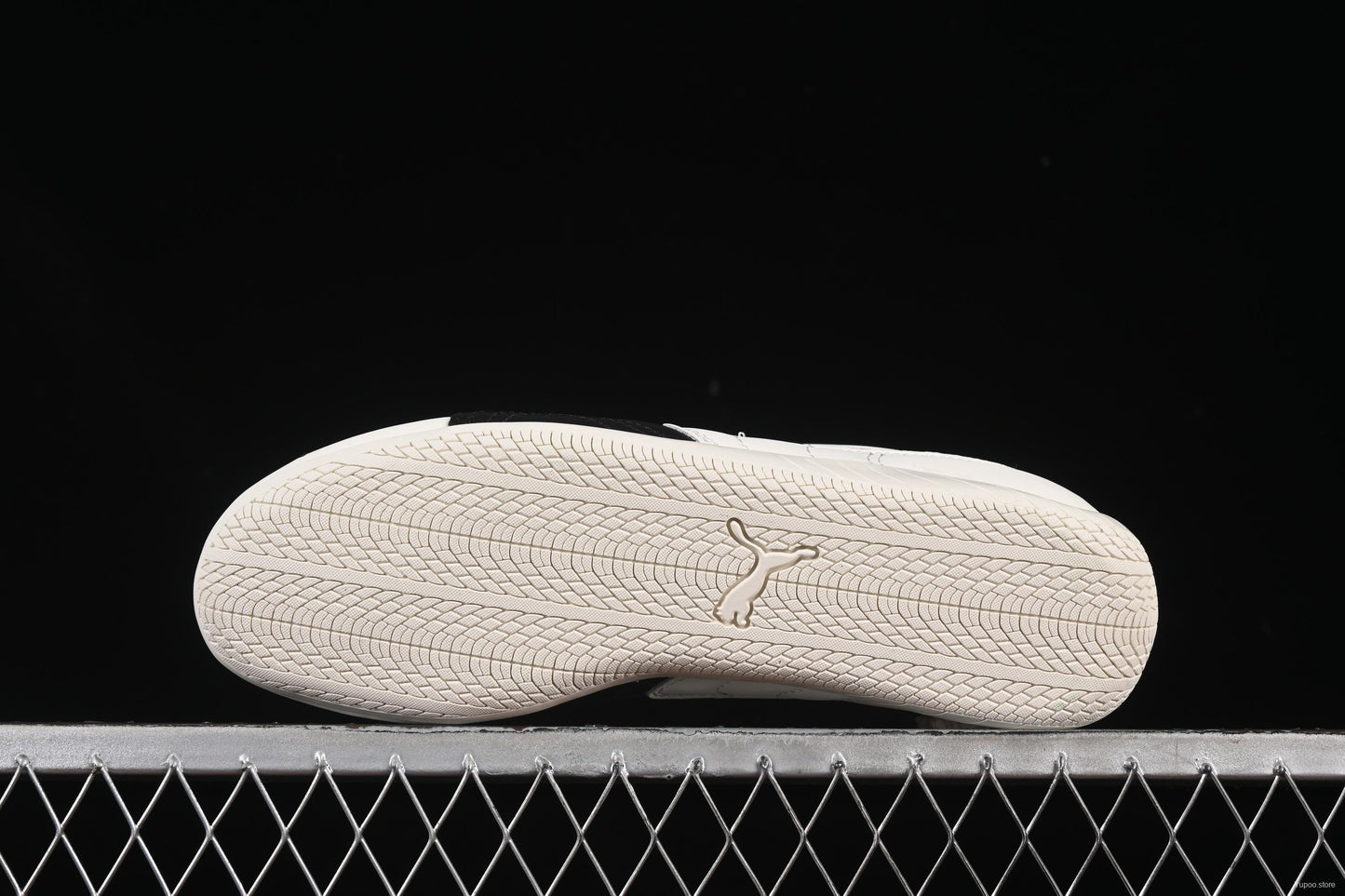 Puma Speedcat Lifestyle Low-Top Sneakers for Racing Enthusiasts -