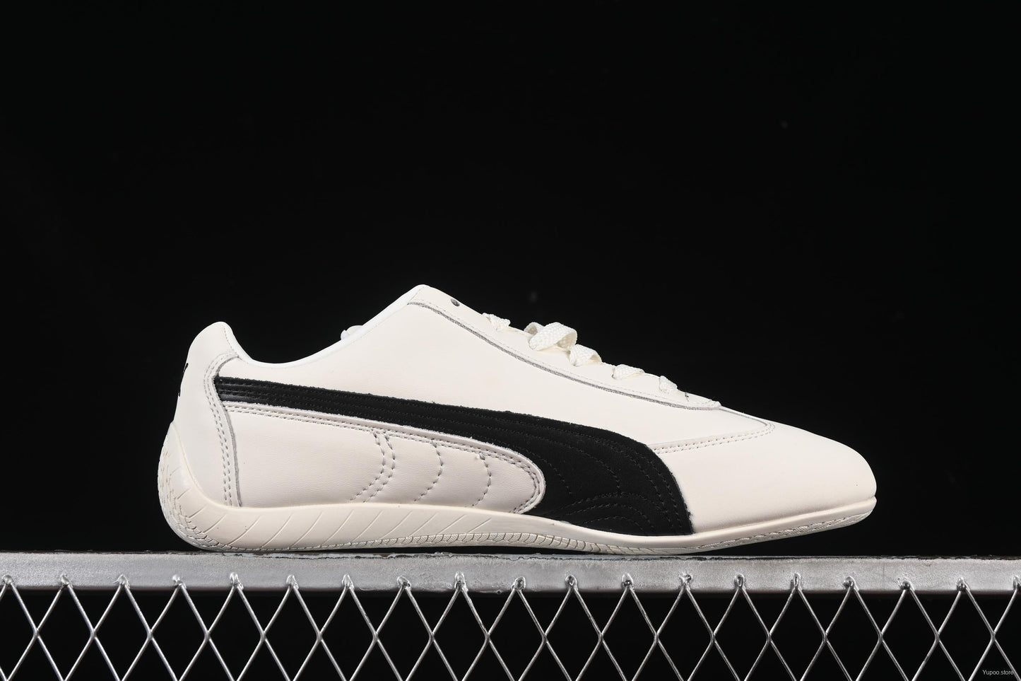Puma Speedcat Lifestyle Low-Top Sneakers for Racing Enthusiasts -